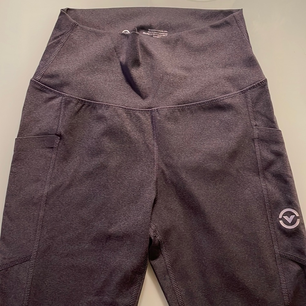 Virus Performance Leggings